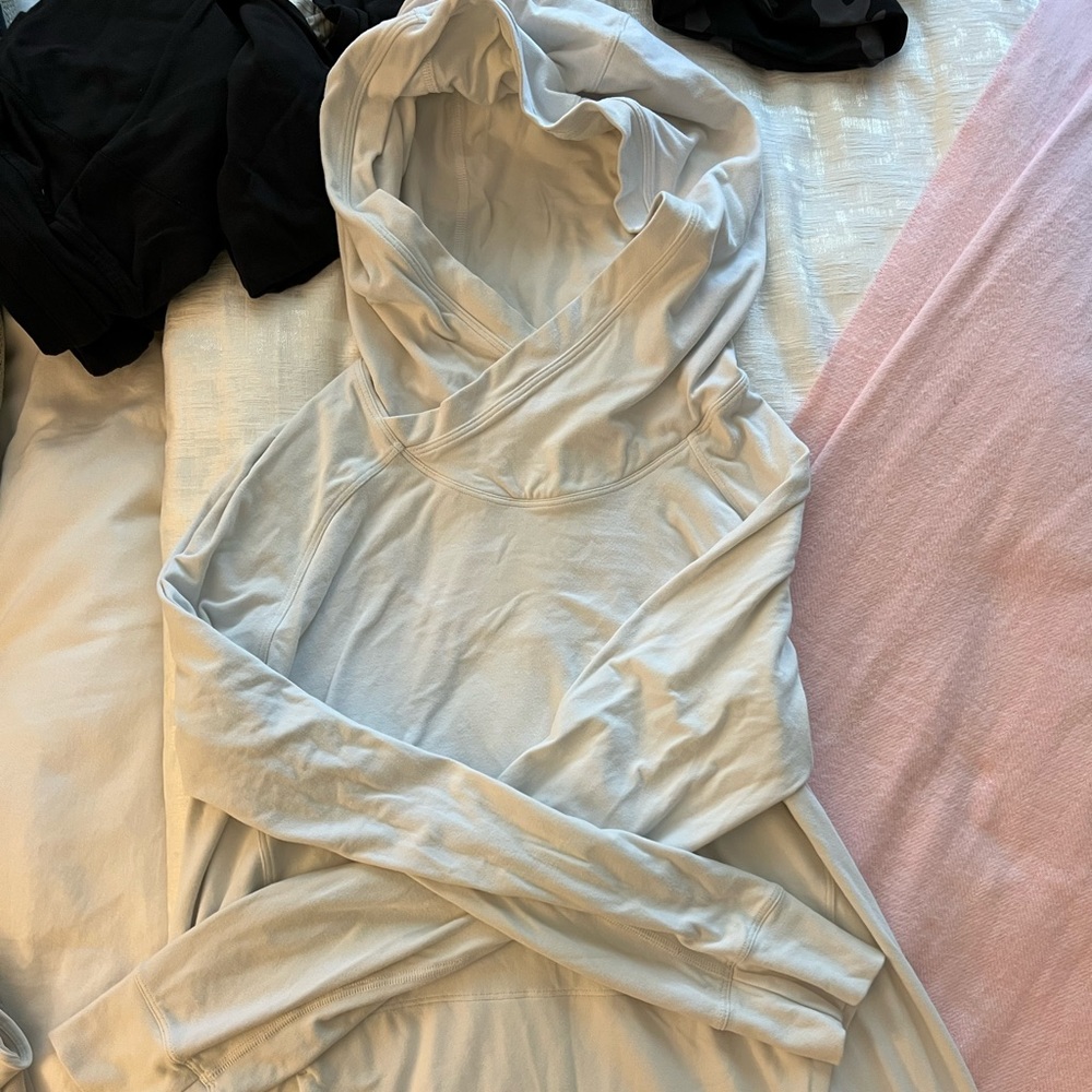 White lululemon sweatshirt